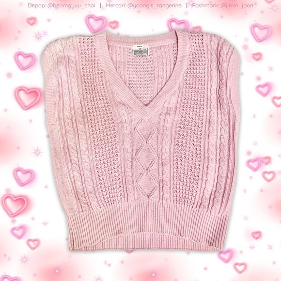 Oversized pink sweater vest 🩷 - Picture 1 of 5